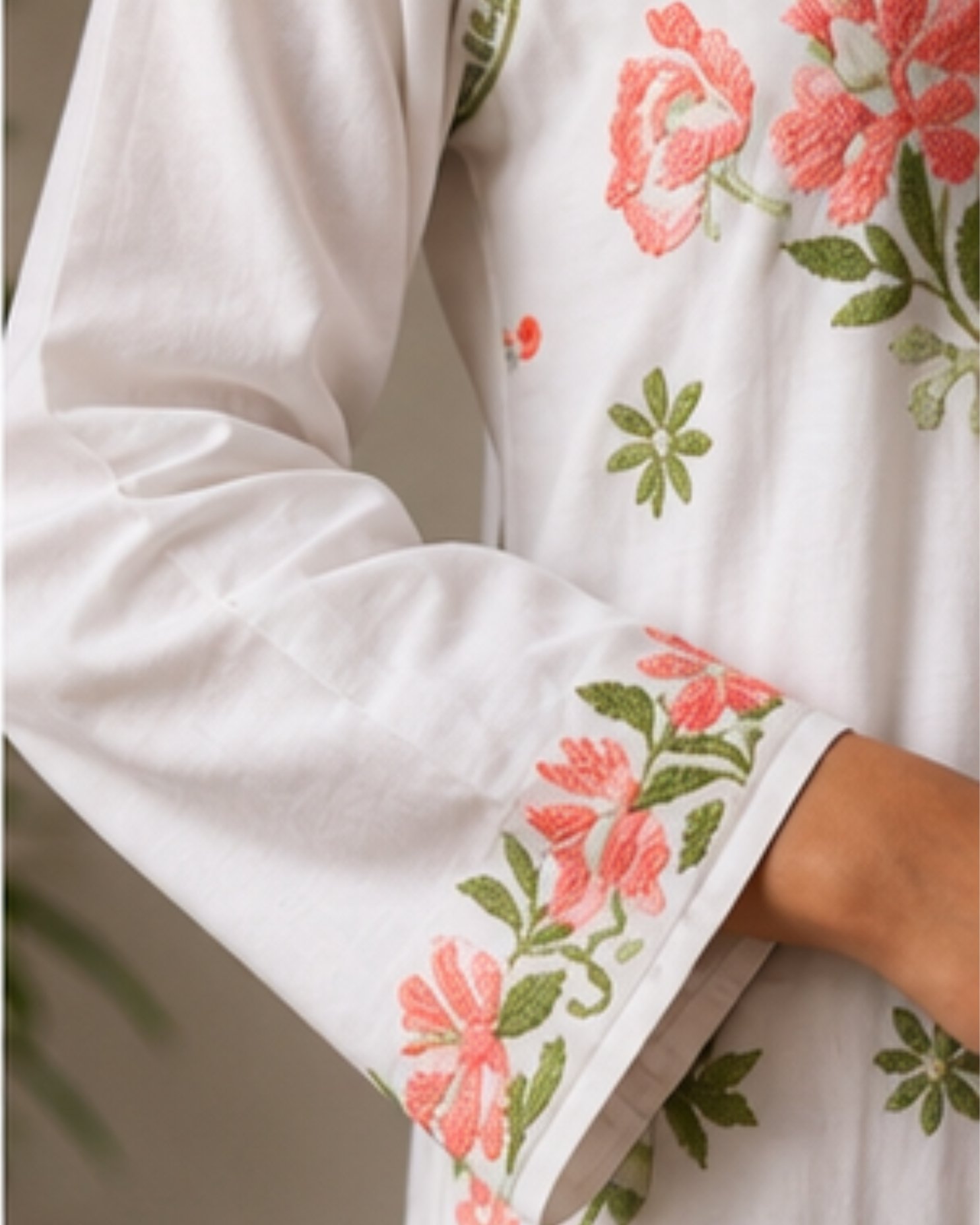 White Floral Embroidered Kurti Set - Image 4